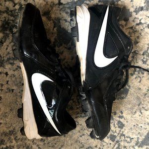 MVP Keystone Low LE Black & White Mens Baseball Cl